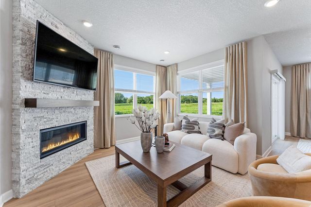 5222 Long Pointe Bay, Woodbury, MN 55129
