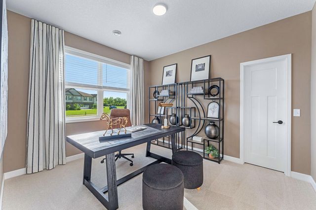 5222 Long Pointe Bay, Woodbury, MN 55129
