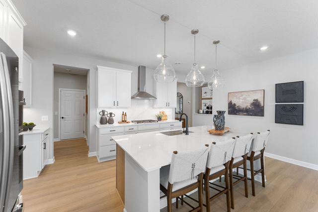 5222 Long Pointe Bay, Woodbury, MN 55129