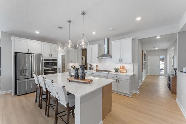 5222 Long Pointe Bay, Woodbury, MN 55129
