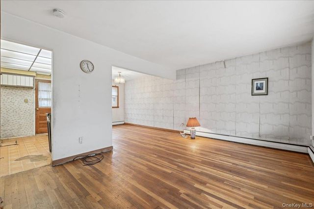 158 Burns Avenue, Hicksville, NY 11801