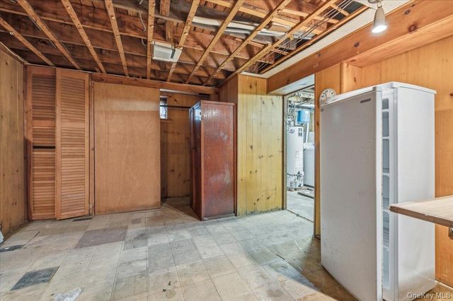 158 Burns Avenue, Hicksville, NY 11801