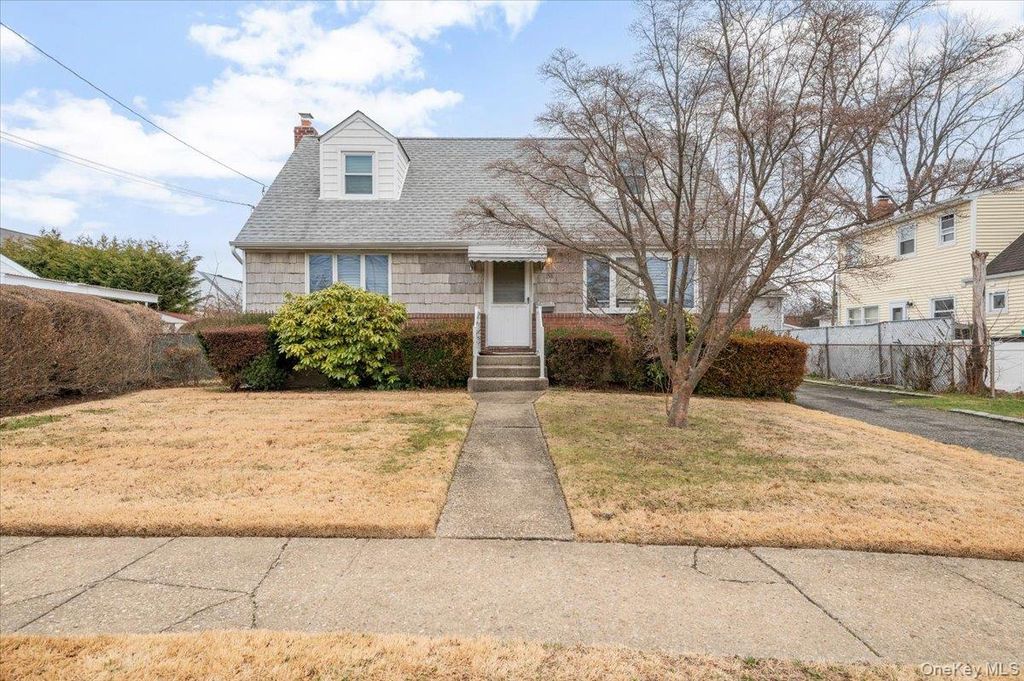 158 Burns Avenue, Hicksville, NY 11801