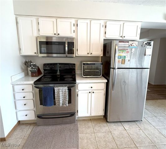 1480 Cedarwood Drive 21F, Westlake, OH 44145