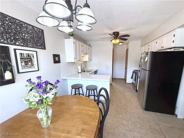 1480 Cedarwood Drive 21F, Westlake, OH 44145