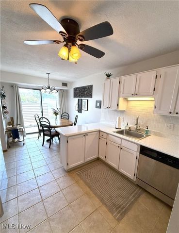 1480 Cedarwood Drive 21F, Westlake, OH 44145