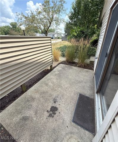 1480 Cedarwood Drive 21F, Westlake, OH 44145