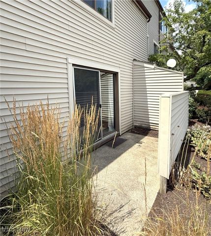 1480 Cedarwood Drive 21F, Westlake, OH 44145