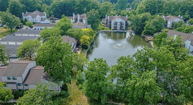 1480 Cedarwood Drive 21F, Westlake, OH 44145