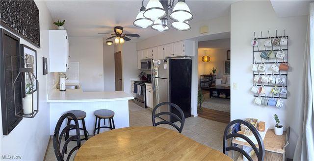 1480 Cedarwood Drive 21F, Westlake, OH 44145