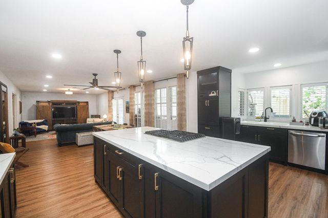 1619 Overland Pass, Sugar Land, TX 77478