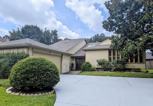 1619 Overland Pass, Sugar Land, TX 77478