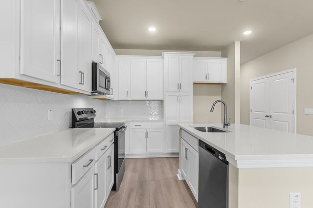 5085 Blackberry Lane, Ravenel, SC 29470