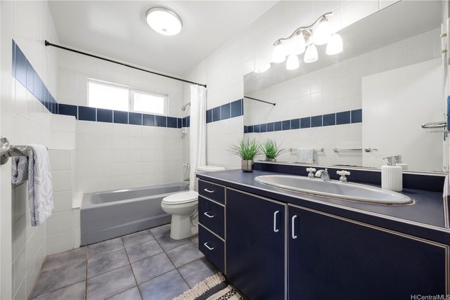 802 Pahumele Place, Kailua, HI 96734