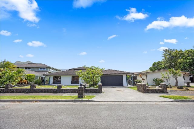 802 Pahumele Place, Kailua, HI 96734