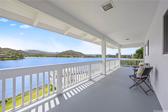 802 Pahumele Place, Kailua, HI 96734