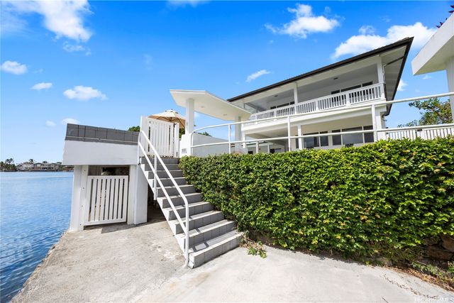 802 Pahumele Place, Kailua, HI 96734