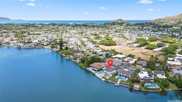 802 Pahumele Place, Kailua, HI 96734
