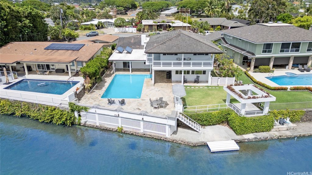 802 Pahumele Place, Kailua, HI 96734