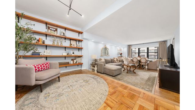 301 E 48th St Apt 2G, New York City, NY 10017