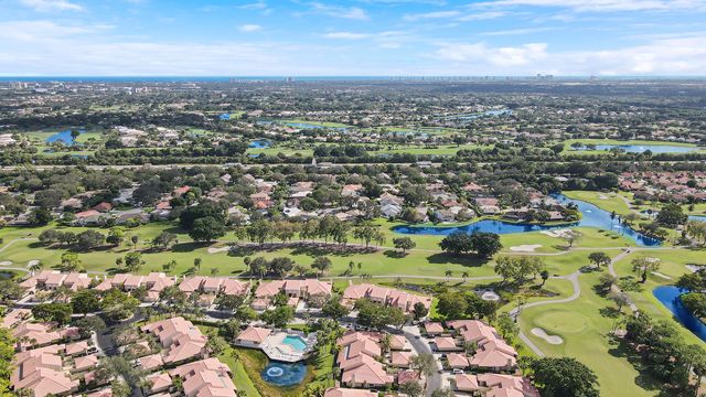 204 Old Meadow Way, Palm Beach Gardens, FL 33418