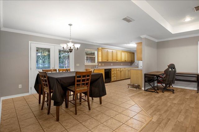 708 E Paschal Street, Troup, TX 75789