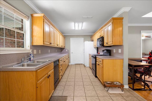 708 E Paschal Street, Troup, TX 75789