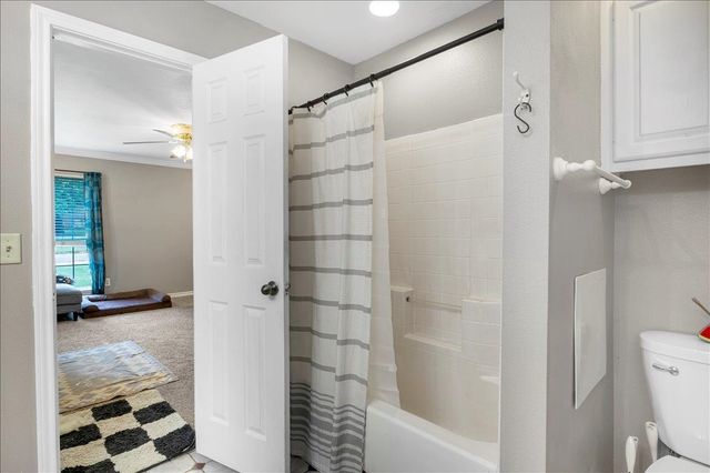 708 E Paschal Street, Troup, TX 75789