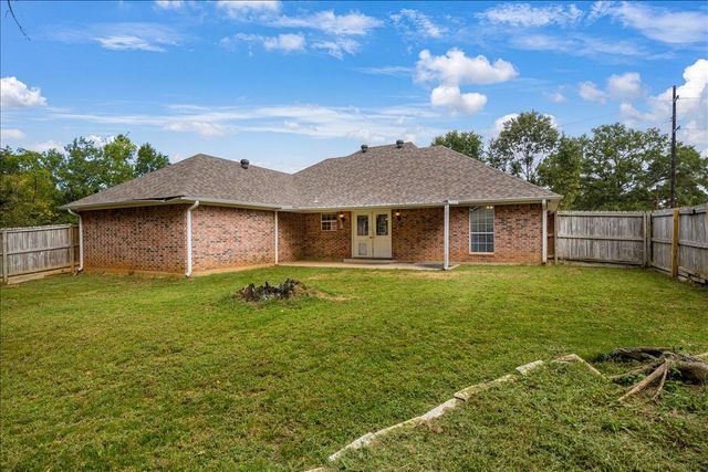 708 E Paschal Street, Troup, TX 75789