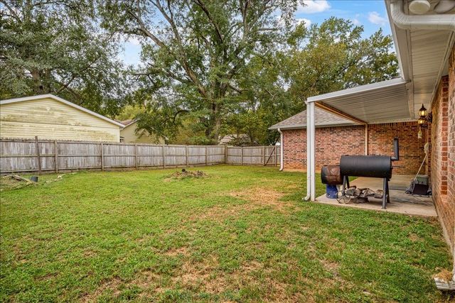 708 E Paschal Street, Troup, TX 75789