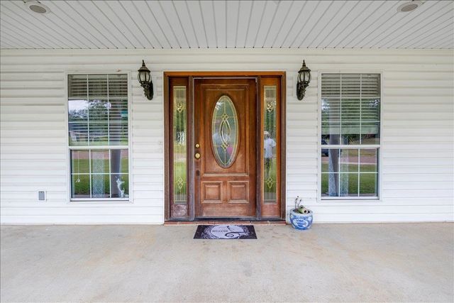 708 E Paschal Street, Troup, TX 75789