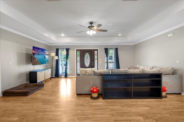 708 E Paschal Street, Troup, TX 75789