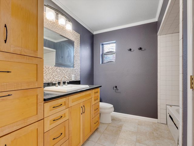 5015 N Hall Street, Dallas, TX 75235