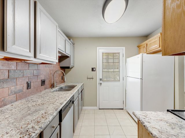 5015 N Hall Street, Dallas, TX 75235