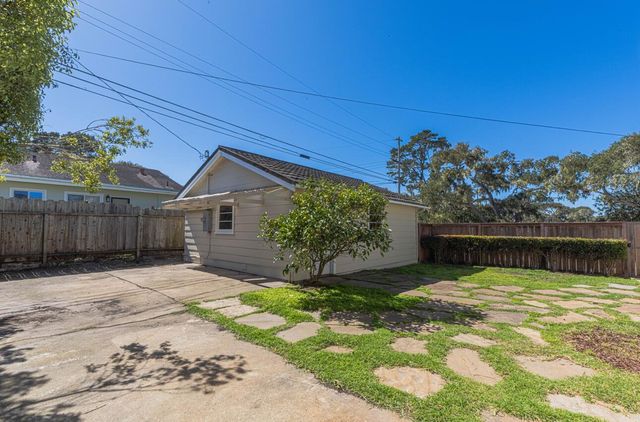 665 Hillcrest Avenue, Pacific Grove, CA 93950