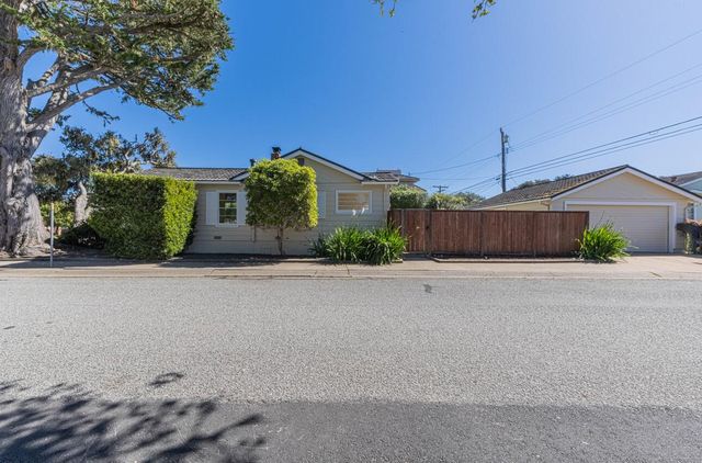 665 Hillcrest Avenue, Pacific Grove, CA 93950