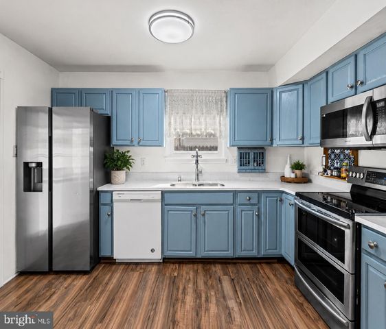 20 S MARS DR, Sewell, NJ 08080