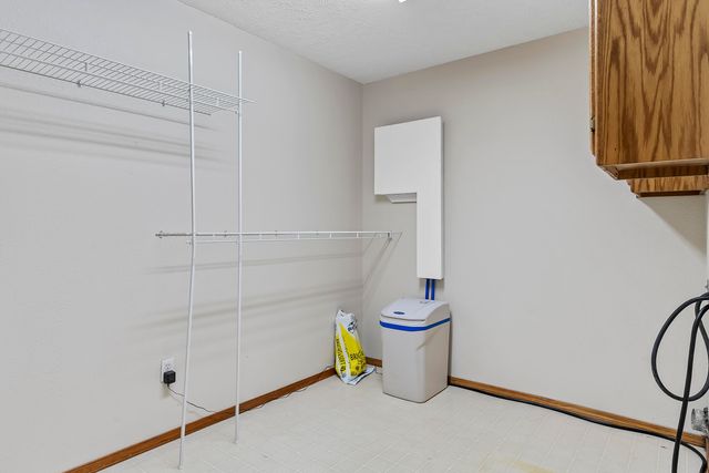 1395 W Evans Street, Springfield, MO 65810