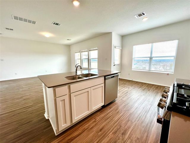 8001 Copper Prairie BND, Lago Vista, TX 78645
