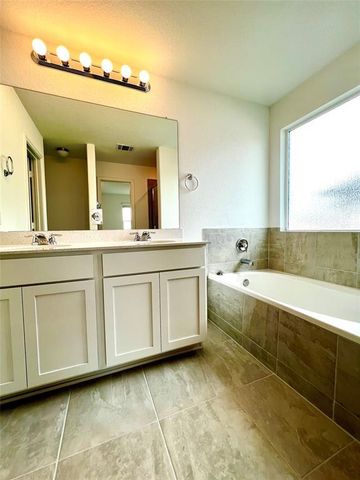 8001 Copper Prairie BND, Lago Vista, TX 78645