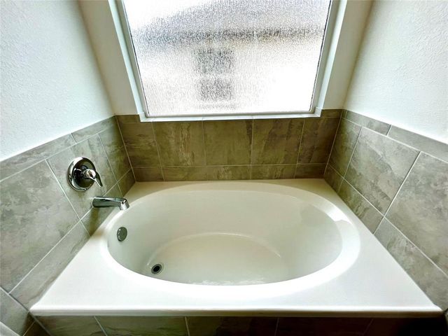 8001 Copper Prairie BND, Lago Vista, TX 78645