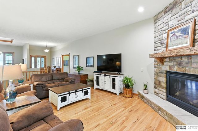 19719 Sterling Court, Plattsmouth, NE 68048