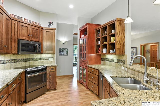 19719 Sterling Court, Plattsmouth, NE 68048