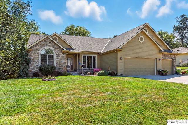 19719 Sterling Court, Plattsmouth, NE 68048