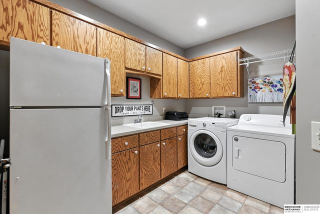 19719 Sterling Court, Plattsmouth, NE 68048