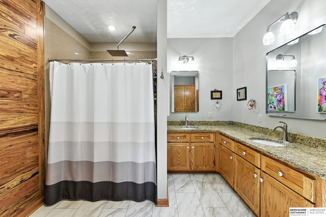 19719 Sterling Court, Plattsmouth, NE 68048