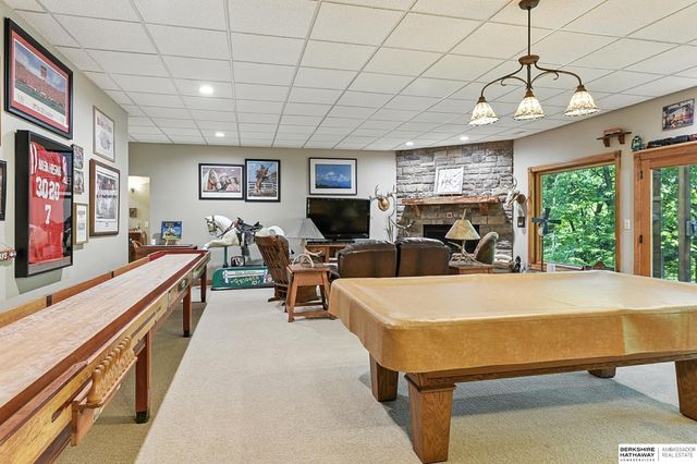 19719 Sterling Court, Plattsmouth, NE 68048