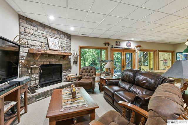 19719 Sterling Court, Plattsmouth, NE 68048