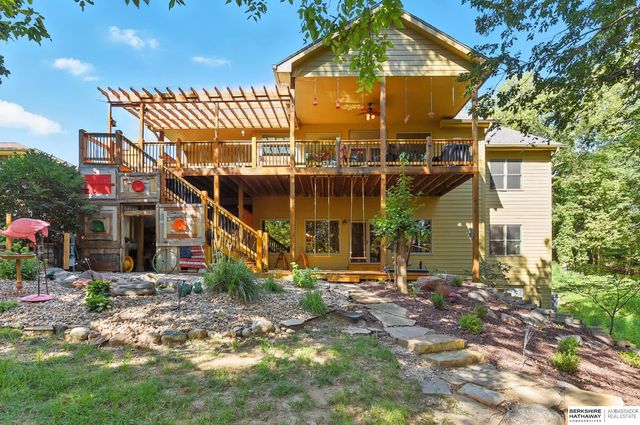 19719 Sterling Court, Plattsmouth, NE 68048