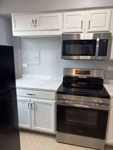 7363 S South Shore Drive 201, Chicago, IL 60649